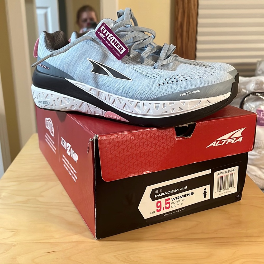 Altra - Paradigim 4.5 - NIB - Women’s size 9.5